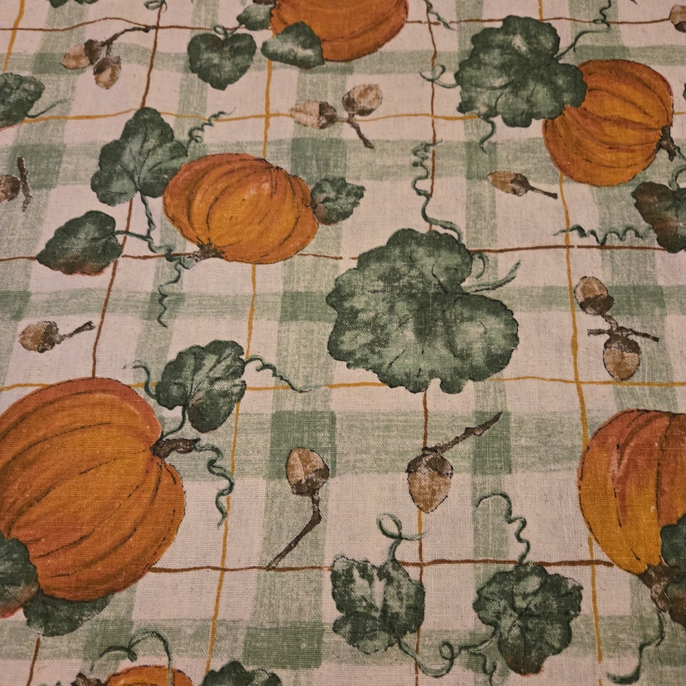 Autumn tablecloth theme. - Picture 2 of 6